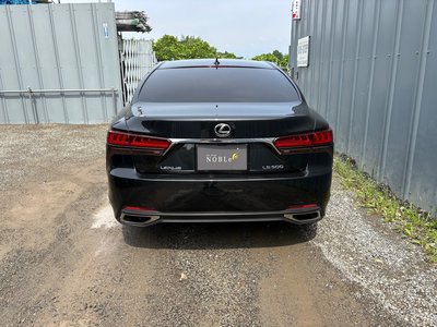 LEXUS LS - 6