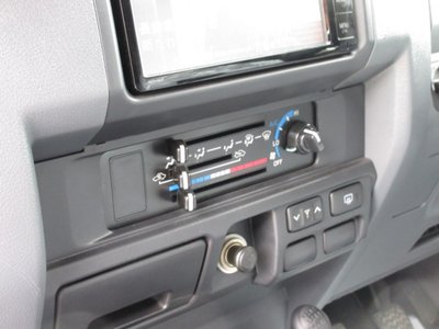 صورة مصغرة 28 لـ 2014 Toyota LAND CRUISER 70