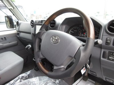صورة مصغرة 22 لـ 2014 Toyota LAND CRUISER 70