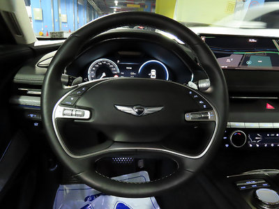 GENESIS G80 (RG3) - 10