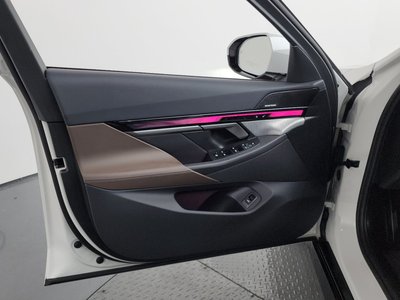 2025 BMW 5 SERIES — миниатюра 14