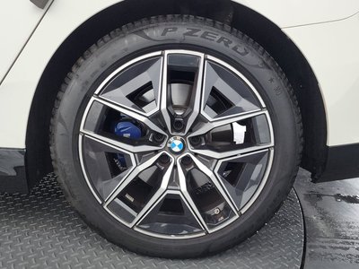 2025 BMW 5 SERIES 照片 8