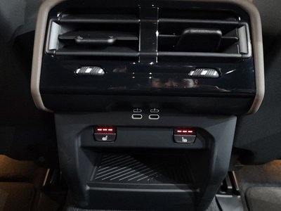 2025 BMW 5 SERIES — миниатюра 31