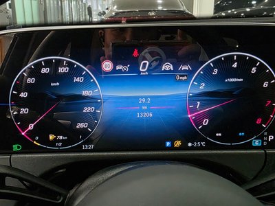 MERCEDES-BENZ E-CLASS - 8