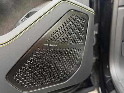 LAMBORGHINI URUS - 10