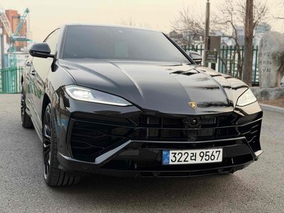 LAMBORGHINI URUS - 1