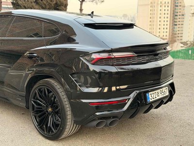 LAMBORGHINI URUS - 3