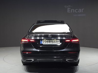 MERCEDES-BENZ E-CLASS - 4