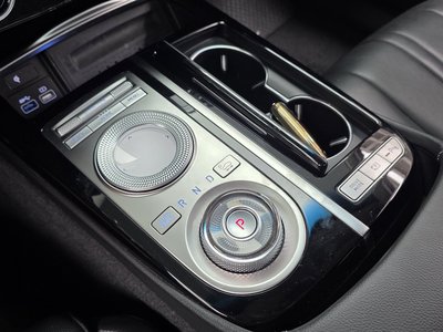 صورة 9 لـ 2020 Genesis G80