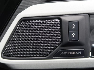 صورة 6 لـ 2024 LAND Rover DEFENDER