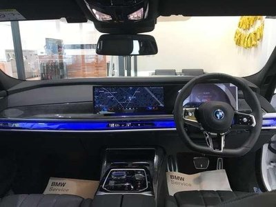 BMW I7 - 2
