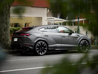LAMBORGHINI URUS - 3