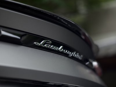 LAMBORGHINI URUS - 6