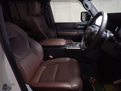 TOYOTA LAND CRUISER 250 - 8