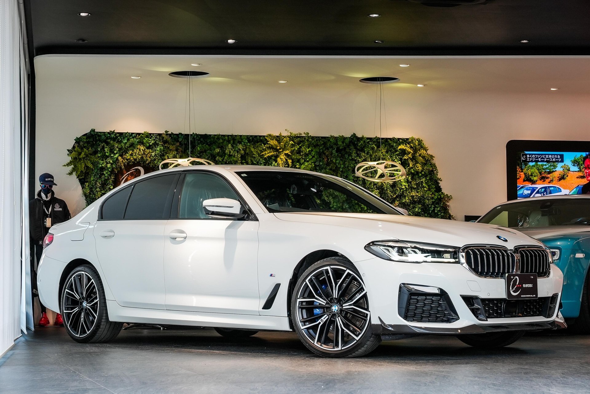 BMW 5 SERIES - View 1