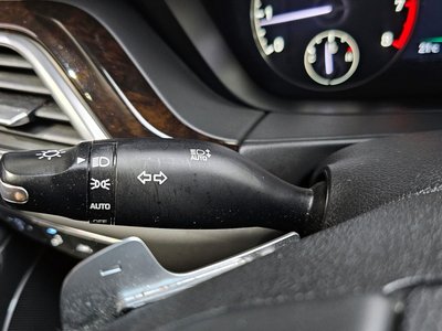 2019 Genesis G90 thumbnail 16