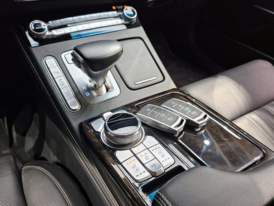 2019 Genesis G90 thumbnail 12