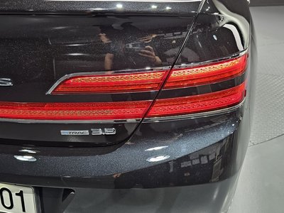 2019 Genesis G90 — фото 10