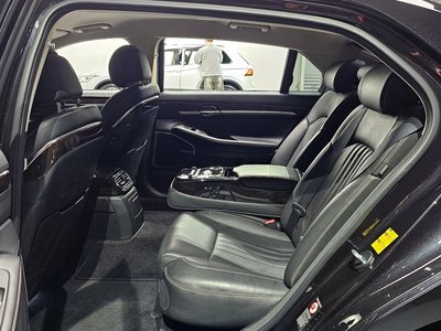 2019 Genesis G90 thumbnail 17