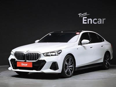 صورة 1 لـ 2025 BMW 5 SERIES