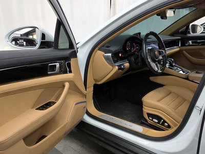 PORSCHE PANAMERA - 10