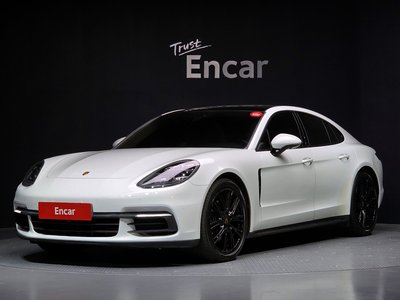 PORSCHE PANAMERA - 1
