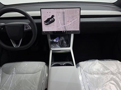 TESLA MODEL Y - 5