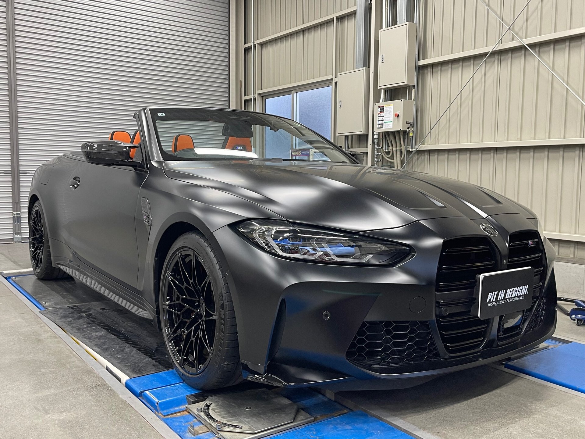 BMW M4 CABRIOLET - View 1