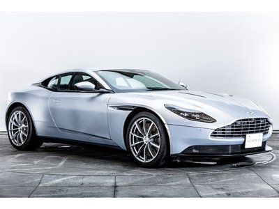 ASTON MARTIN DB11 - 7