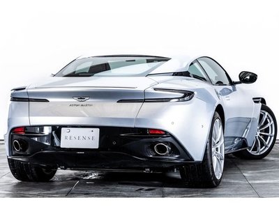 ASTON MARTIN DB11 - 3