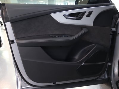 2021 AUDI Q8 — миниатюра 11