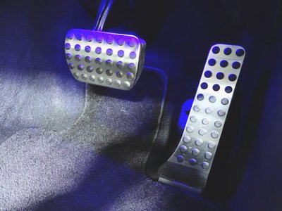 MERCEDES-BENZ E-CLASS - 9