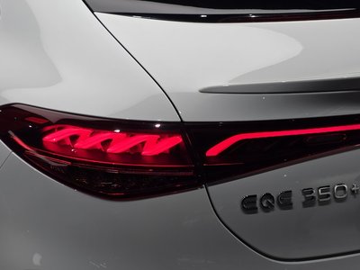 2024 Mercedes-BENZ EQE 照片 10