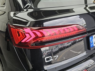 AUDI Q7 - 10