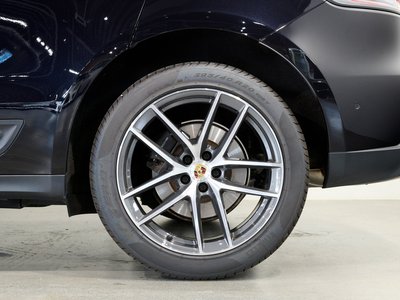 PORSCHE MACAN - 10