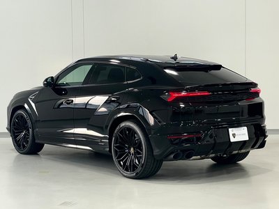 LAMBORGHINI URUS - 5