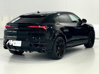LAMBORGHINI URUS - 7