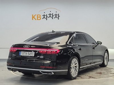2021 AUDI A8 照片 2
