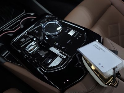 2025 BMW 5 SERIES — миниатюра 12