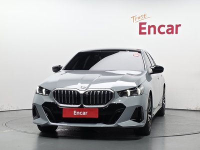 2025 BMW 5 SERIES photo 2
