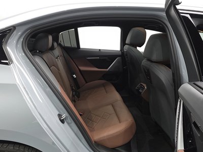 2025 BMW 5 SERIES — миниатюра 17