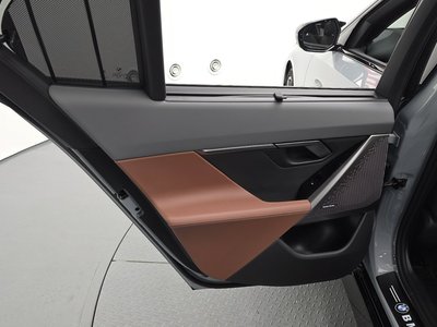 2025 BMW 5 SERIES — миниатюра 15