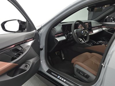 2025 BMW 5 SERIES — миниатюра 13