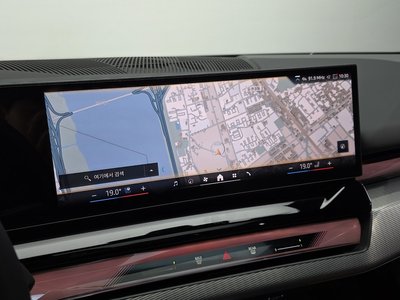 2025 BMW 5 SERIES — миниатюра 21