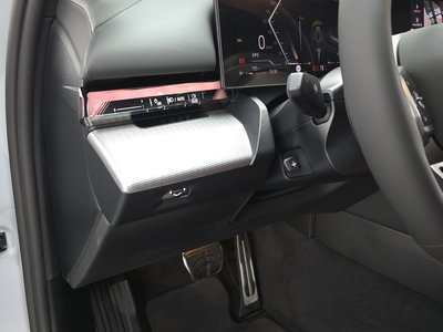 2025 BMW 5 SERIES — миниатюра 19