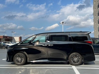 2024 Toyota ALPHARD — фото 9