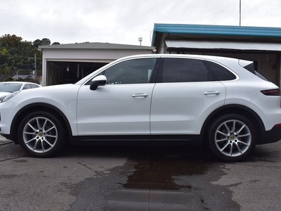 PORSCHE CAYENNE - 9