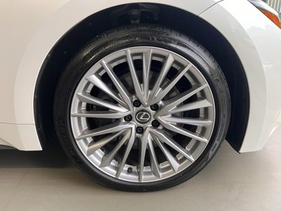 صورة مصغرة 11 لـ 2025 Lexus IS