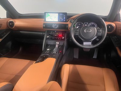 صورة مصغرة 13 لـ 2025 Lexus IS