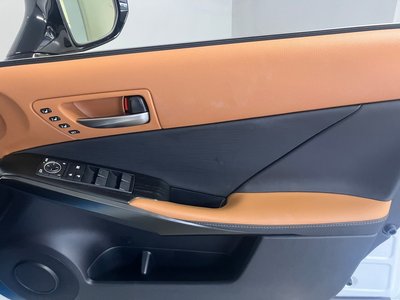 صورة مصغرة 17 لـ 2025 Lexus IS
